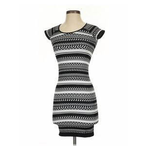 Bebe Women's Black White Aztec Print Bodycon Dress, Size PS, Cap Sleeve